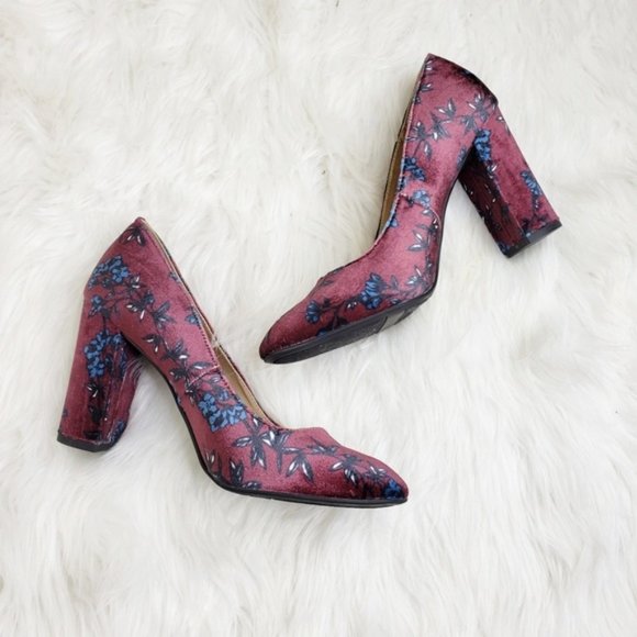 Libby Edelman Sean Floral Velvet Chunky Heels - Picture 7 of 7